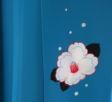九重ブランド白椿柄の卒業式袴フルセット(青系)|卒業袴(普通サイズ)2枚目